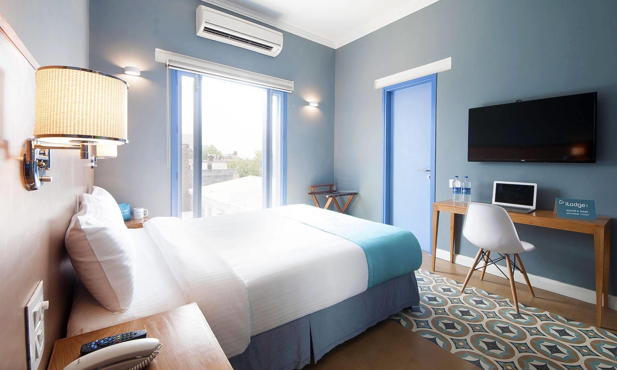 Bloom Boutique L Signature Towers Gurgaon Luaran gambar